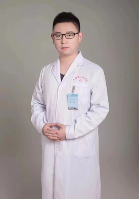 洋李  老年与肿瘤科主任